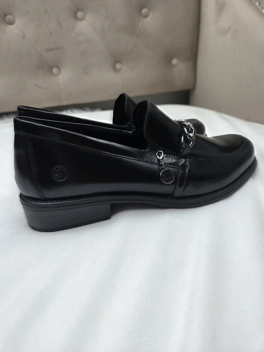 Remonte Women’s Black Leather Chain Loafers EU 41 Slip On Shoes